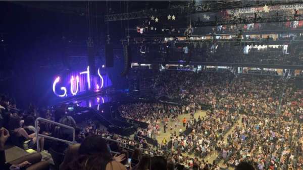 Capital One Arena, bloc: 201, rangée: J, place: 7