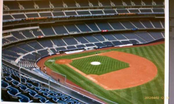 Yankee Stadium, bloc: 311, rangée: 2