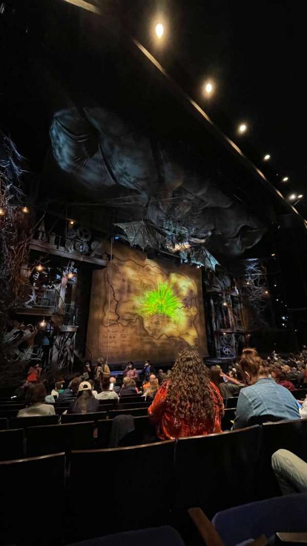 Gershwin Theatre, bloc: Orchestra L, rangée: J, place: 17