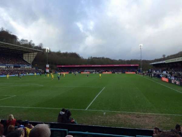 Adams Park, bloc: B, rangée: F, place: 26