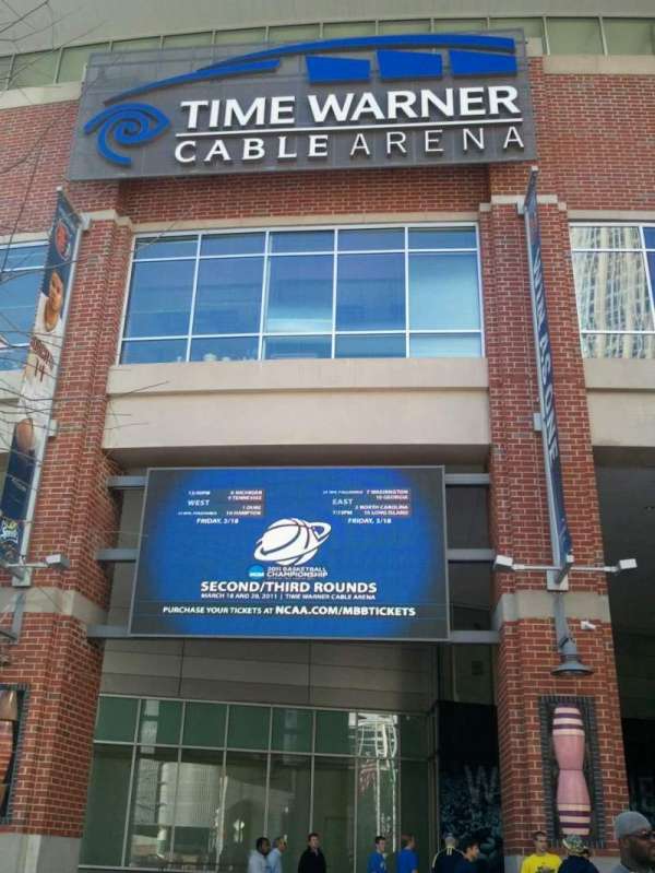 Spectrum Center, bloc: 5th Street Entrance