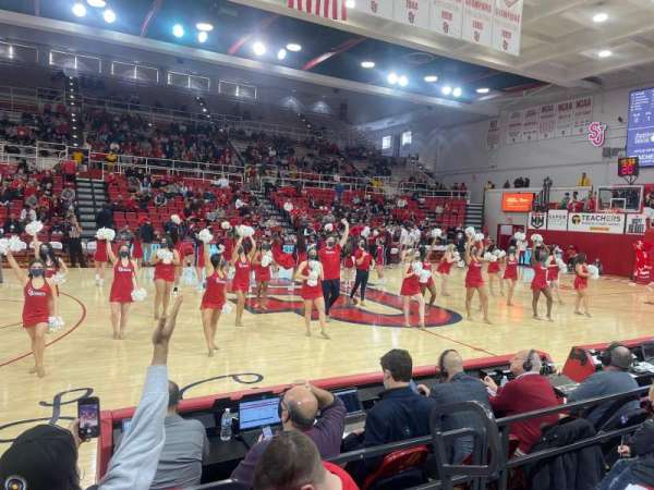 Carnesecca Arena, bloc: 4, rangée: DD, place: 3