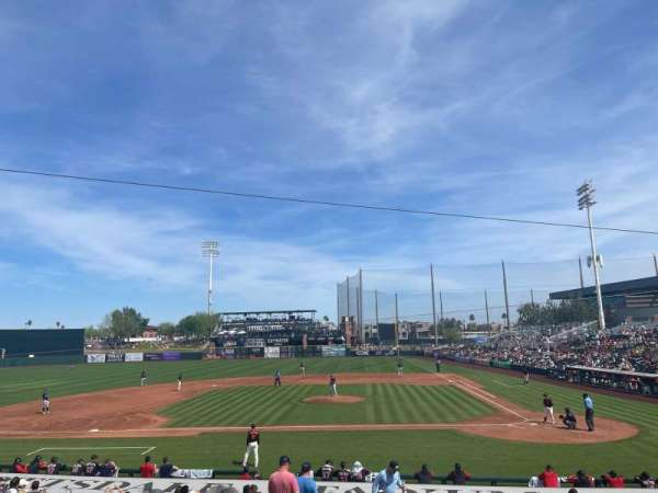 Scottsdale Stadium, bloc: 309, rangée: 2, place: 1