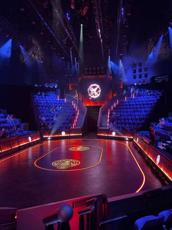 Troubadour Canary Wharf Theatre, bloc: District 1, rangée: D, place: 37