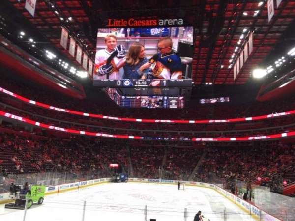 Little Caesars Arena, bloc: 102, rangée: 9, place: 8