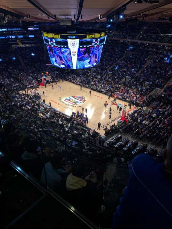 Madison Square Garden, bloc: 317, rangée: BS3, place: 1