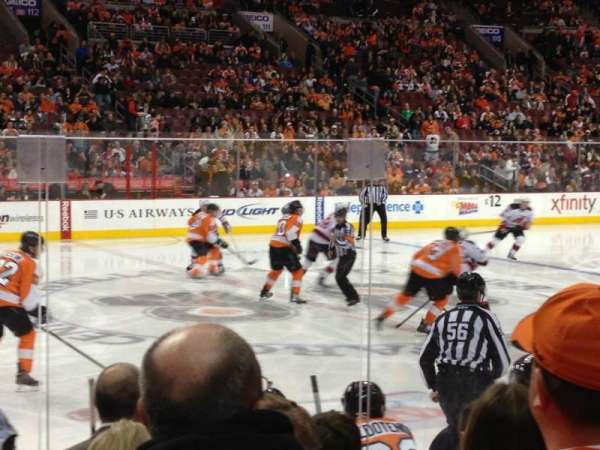 Xfinity Mobile Arena, bloc: 124, rangée: 7, place: 9