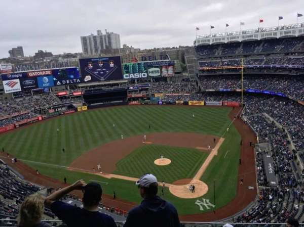 Yankee Stadium, bloc: 421, rangée: 7, place: 7