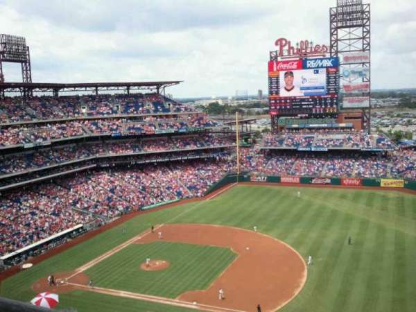 Citizens Bank Park, bloc: 412V, rangée: 9, place: B