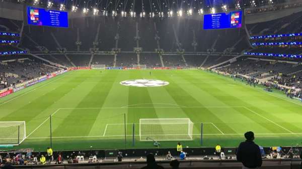 Tottenham Hotspur Stadium, bloc: 420, rangée: 8, place: 380
