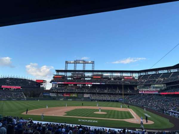 Coors Field, bloc: 136, rangée: 33, place: 4