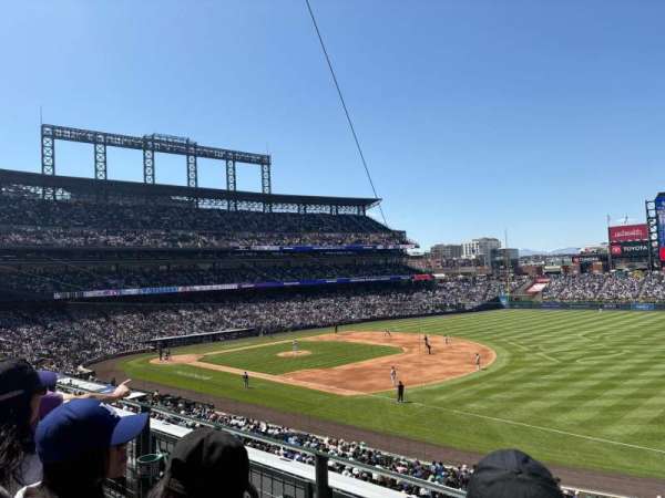 Coors Field, bloc: 217, rangée: 2, place: 5