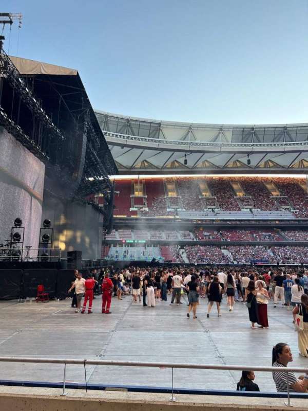 Estadio Metropolitano, Madrid, bloc: 124, rangée: 4, place: 17