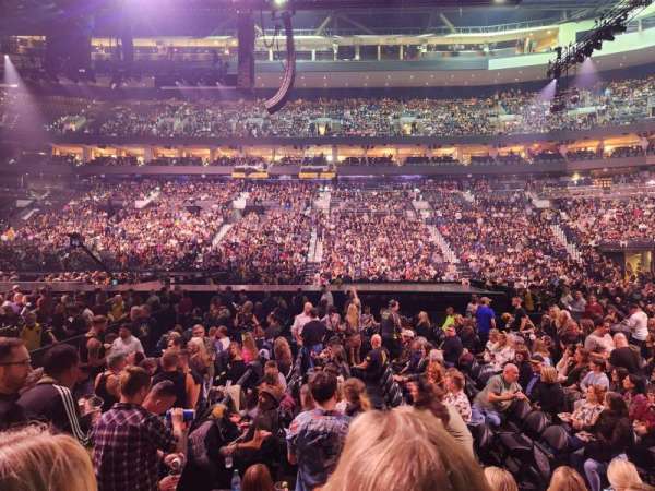 Xfinity Mobile Arena, bloc: 102, rangée: 5, place: 3