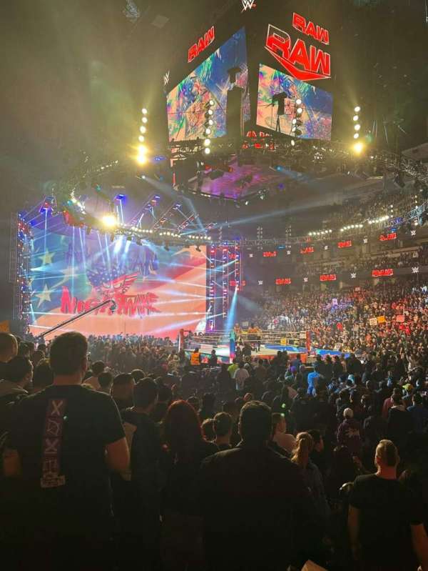Honda Center, bloc: 205, rangée: F, place: 8