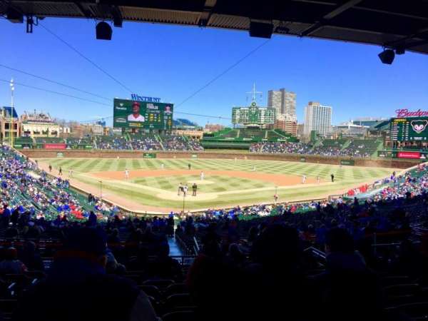 Wrigley Field, bloc: 218, rangée: 11, place: 4