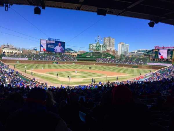 Wrigley Field, bloc: 218, rangée: 11, place: 3