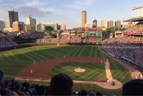Wrigley Field, bloc: 313L, rangée: 10, place: 4