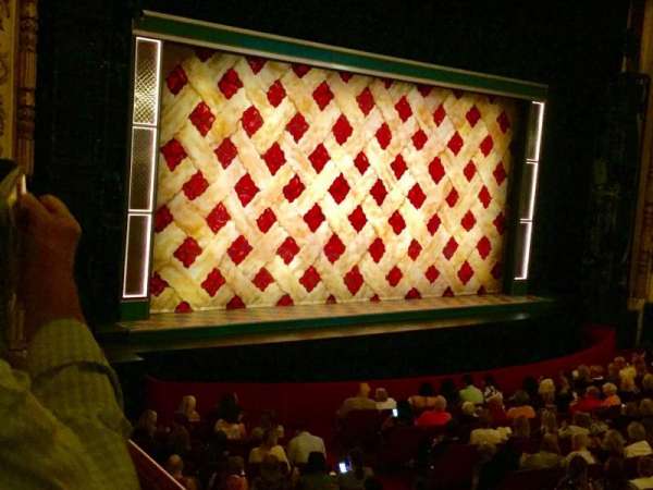 Cadillac Palace Theater, bloc: Dress Circle L, rangée: EE, place: 1