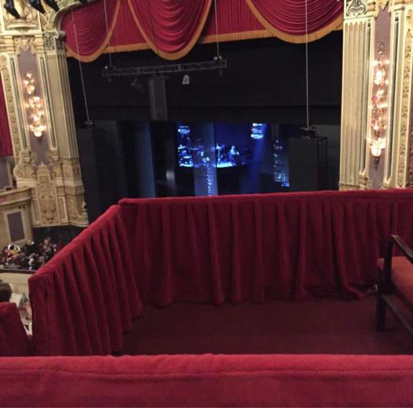 James M. Nederlander Theatre, bloc: Balcony FR, rangée: E, place: 380