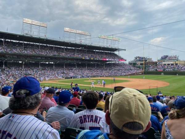 Wrigley Field, bloc: 127, rangée: 13, place: 12