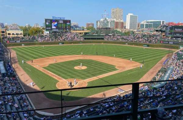 Wrigley Field, bloc: 319R, rangée: 2, place: 2