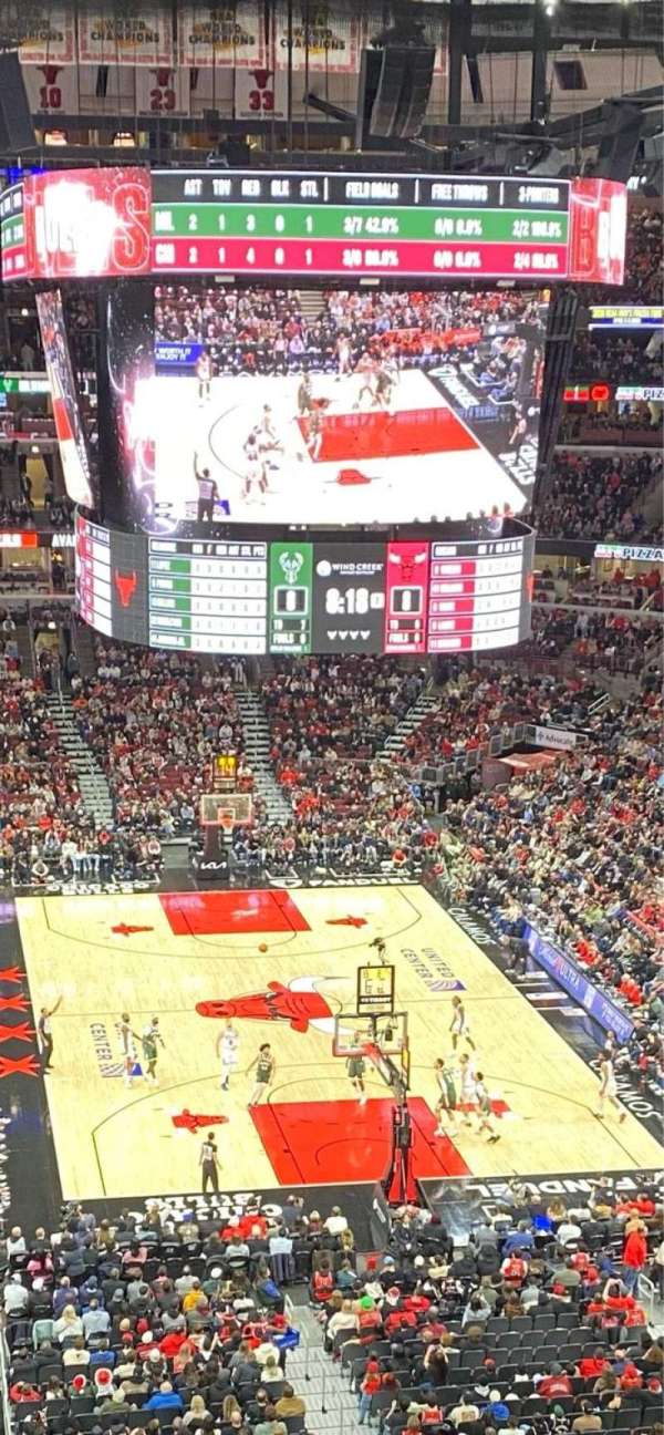 United Center, bloc: 310, rangée: 4, place: 8