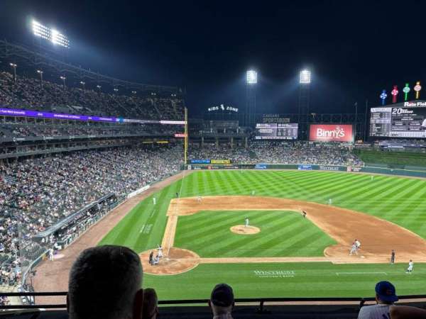 Rate Field, bloc: 328, rangée: 5, place: 15