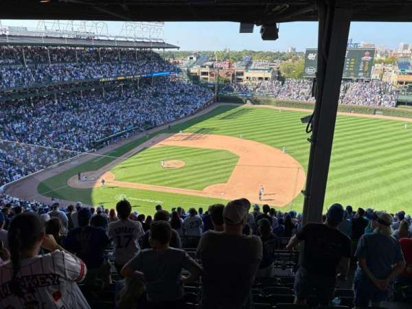 Wrigley Field, bloc: 425R, rangée: 7, place: 20