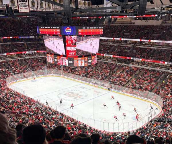 United Center, bloc: 330, rangée: 11, place: 12