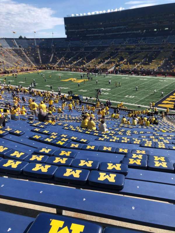 Michigan Stadium, bloc: 18, rangée: 61, place: 6