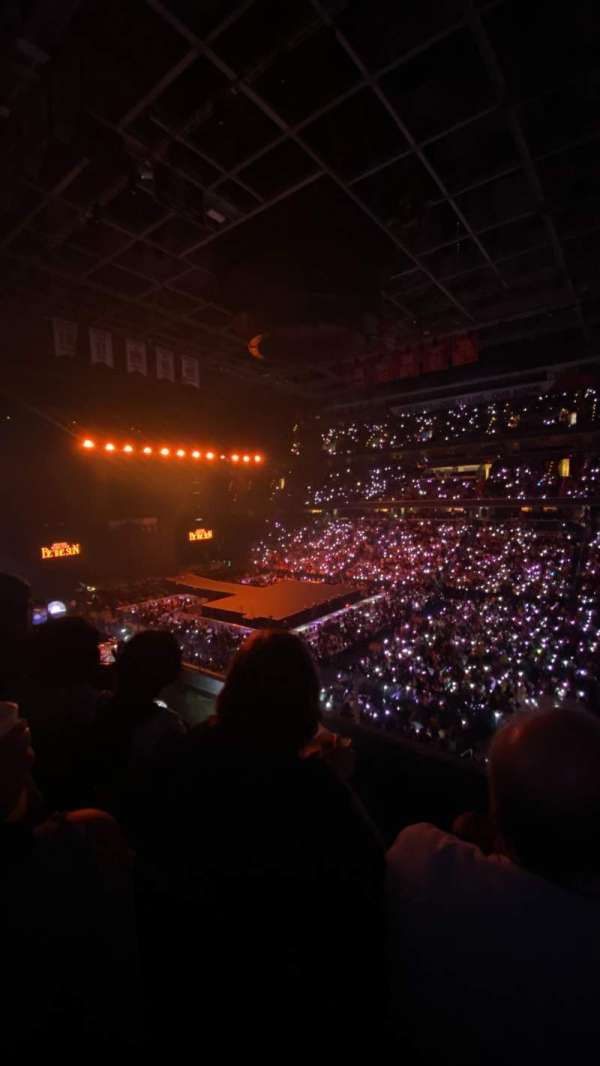 Capital One Arena, bloc: 202, rangée: B, place: 12