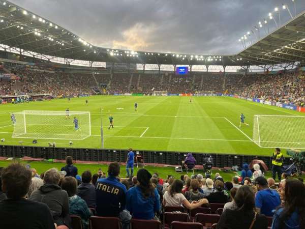 Stade de Genève, bloc: U, rangée: 14, place: 67