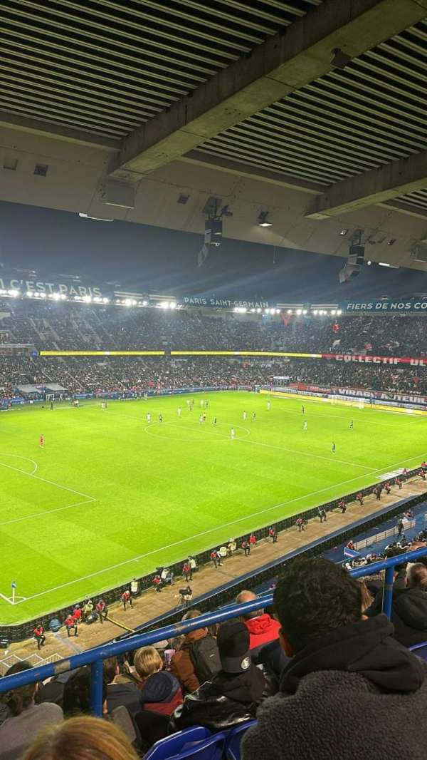 Parc des Princes, bloc: 404, rangée: 15, place: 107