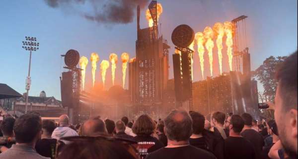 RDS Arena, bloc: Feuerzone