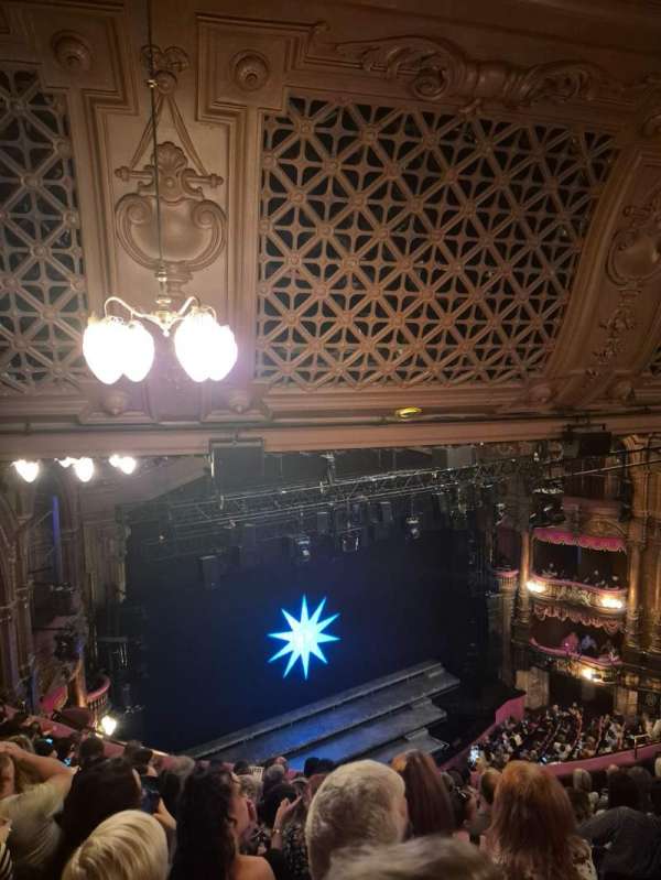 The London Palladium, bloc: Grand Circle, rangée: L, place: 56