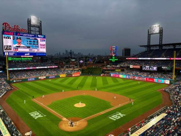 Citizens Bank Park, bloc: 320, rangée: 1, place: 8