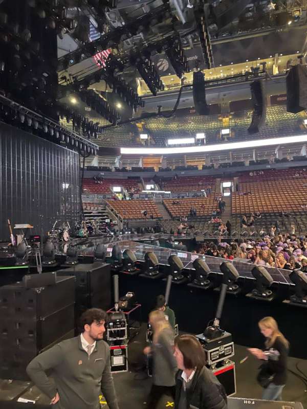 Scotiabank Arena, bloc: 109, rangée: 4, place: 23