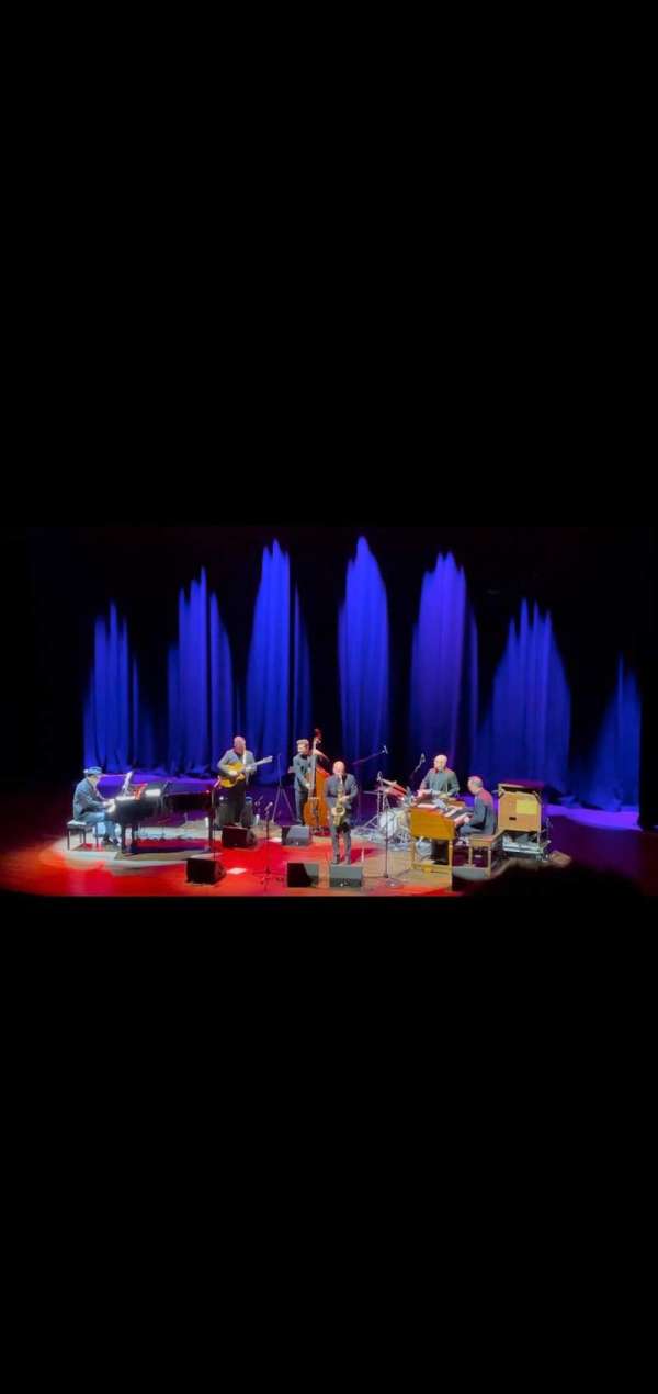 Massey Hall, bloc: 207, rangée: F, place: 4