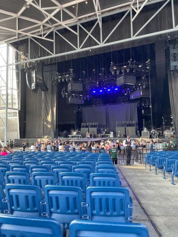 RBC Amphitheatre, bloc: 202, rangée: P, place: 1