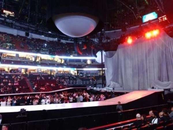 Honda Center, bloc: 221, rangée: G, place: 12