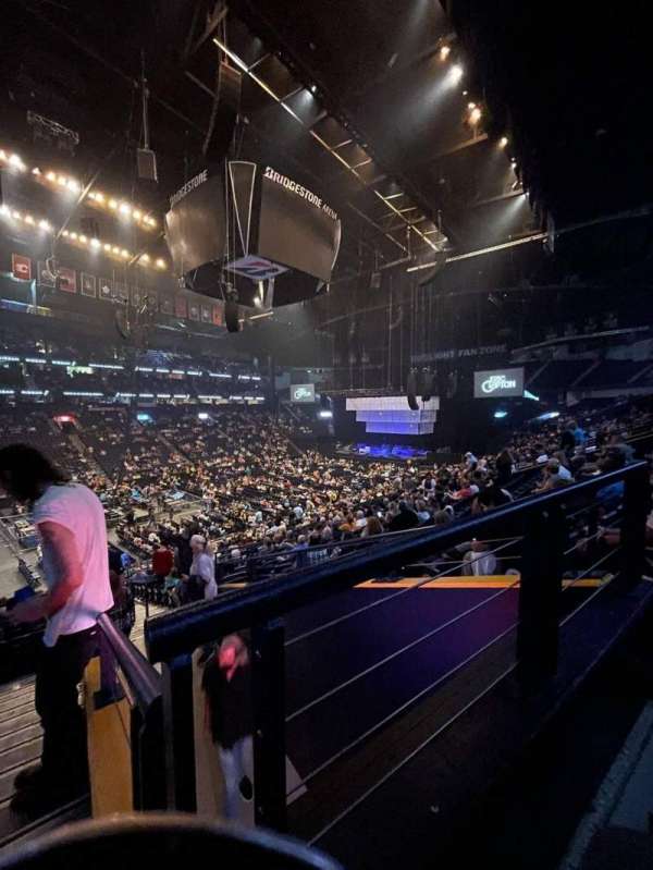 Bridgestone Arena, bloc: 104, rangée: P, place: 26