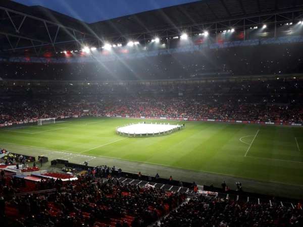 Wembley Stadium, bloc: 249, rangée: 2, place: 241