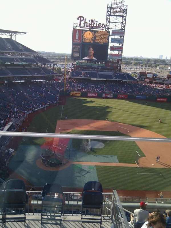 Citizens Bank Park, bloc: 417, rangée: 1, place: 3