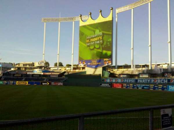 Kauffman Stadium, bloc: 142, rangée: d, place: 6