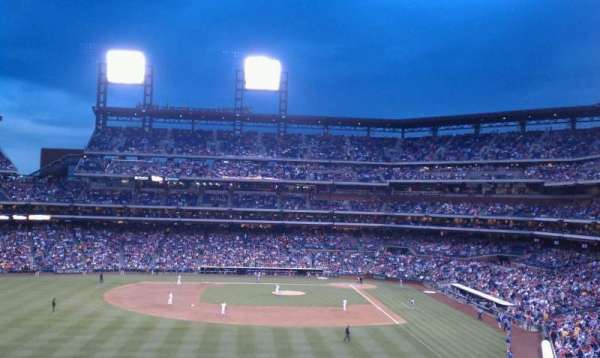 Citizens Bank Park, bloc: 242, rangée: 7, place: 12