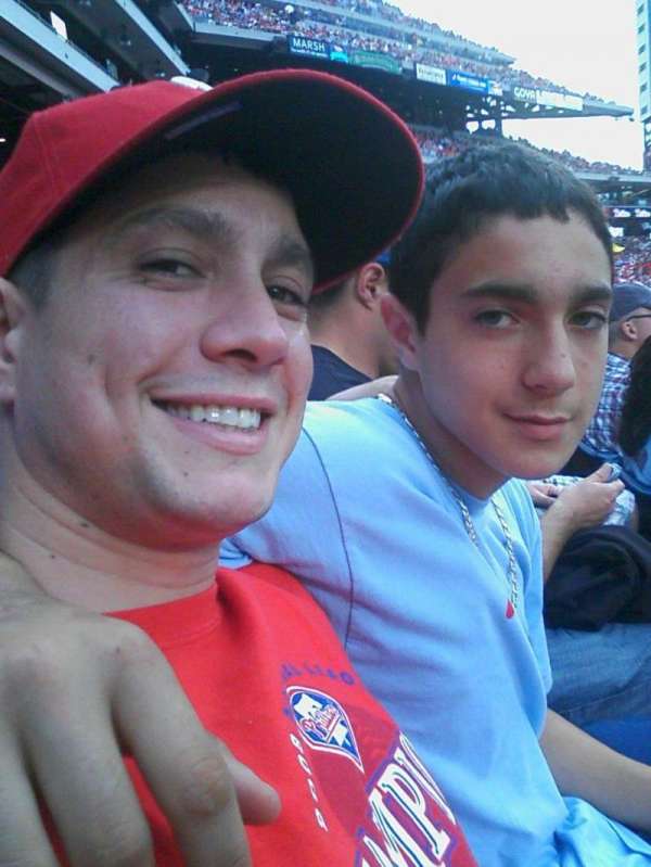 Citizens Bank Park, bloc: 131, rangée: 13, place: 8,9