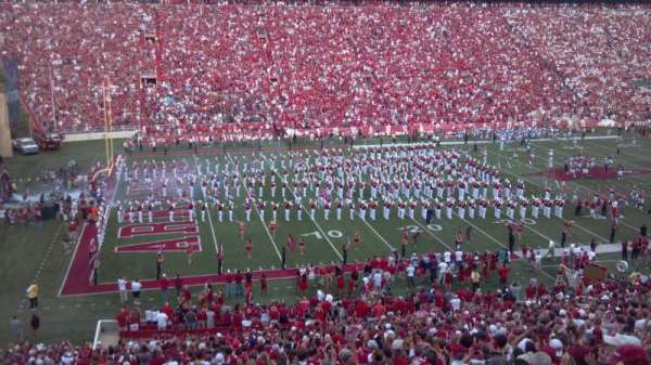 Razorback Stadium, bloc: W106, rangée: 46, place: 43-44