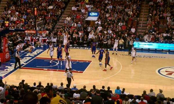 Xfinity Mobile Arena, bloc: C13, rangée: 1, place: 4