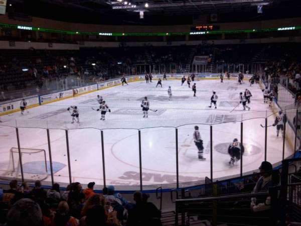 Cable Dahmer Arena, bloc: 111, rangée: M, place: 3